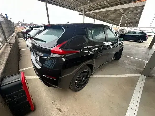 Usado Nissan Leaf Acenta 159 kW (217 CV) 2023 Negro Utilitario