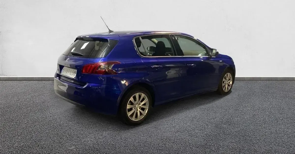 Usado Peugeot 308 Style 100 CV (73 kW) 2020