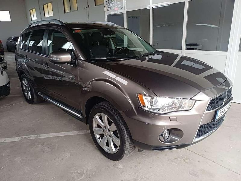 Usado Mitsubishi Outlander Motion 156 CV (114 kW) 2010 Gris SUV