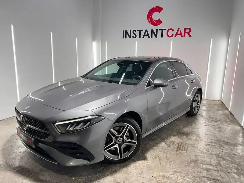 Usado Mercedes A250 218 CV (160 kW) 2023 Gris / plata Berlina