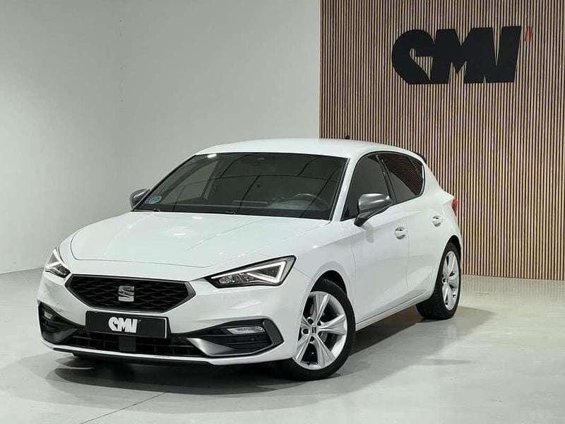 Usado Seat Leon FR 116 CV (85 kW) 2024 Blanco Utilitario