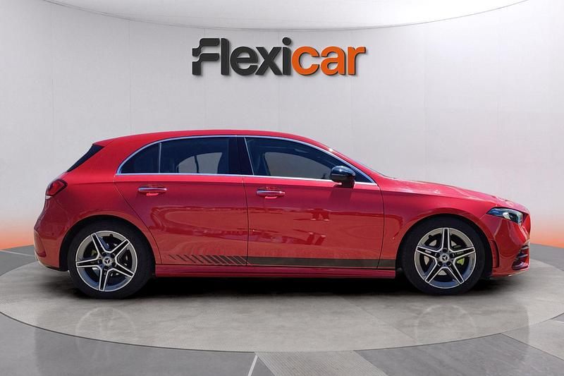 Usado Mercedes A180 116 CV (85 kW) 2021 Rojo Berlina