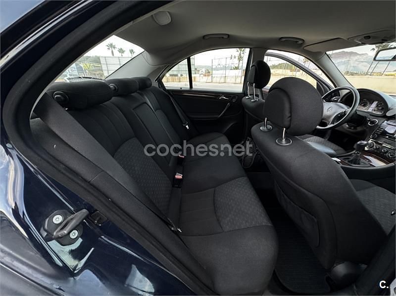 Usado Mercedes C180 Elegance 143 CV (105 kW) 2005 Azul Berlina
