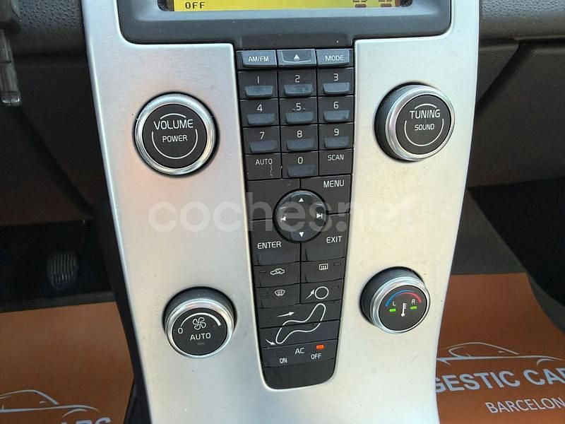 Usado Volvo V50 Summum 115 CV (84 kW) 2011 Negro Familiar