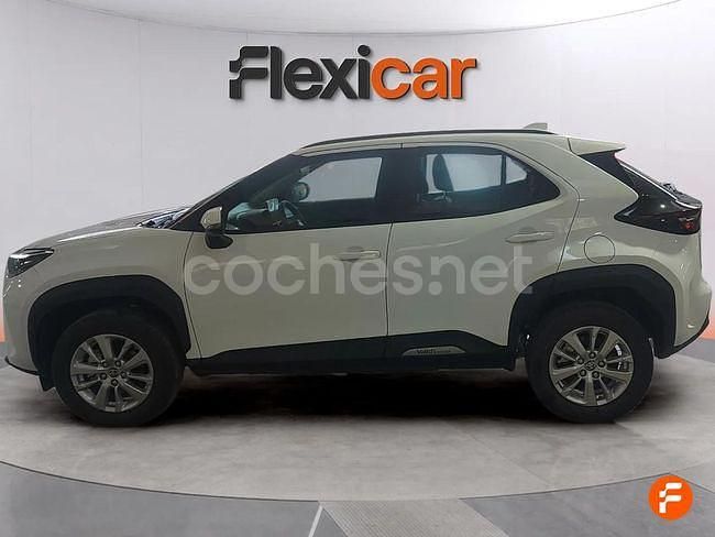 Usado Toyota Yaris Cross Active 116 CV (85 kW) 2024 Blanco SUV