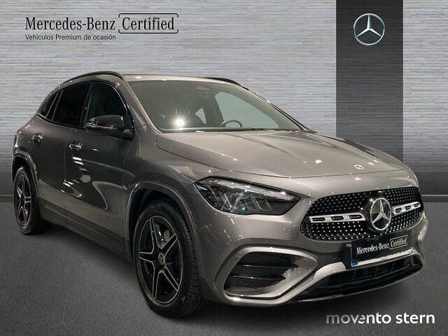 Usado Mercedes GLA200 AMG line 150 CV (110 kW) 2025 Gris SUV