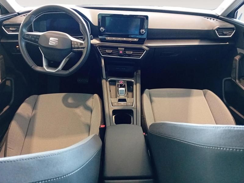 Usado Seat Leon Style 150 CV (110 kW) 2024 Gris/plata