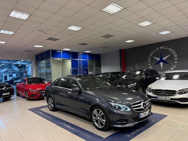 Usado Mercedes E220 Avantgarde 170 CV (125 kW) 2014 Gris / plata Berlina