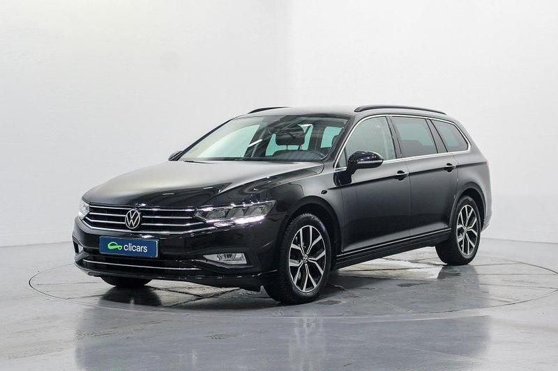Usado 2022 VW Passat Executive Familiar | 22.490 € (Un poco caro) - Imagen 1/4