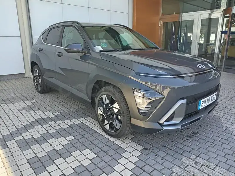 Usado Hyundai Kona 141 CV (103 kW) 2024 Gris / plata SUV