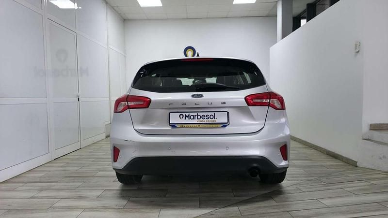 Usado Ford Focus Trend 101 CV (74 kW) 2021 Plateado Utilitario