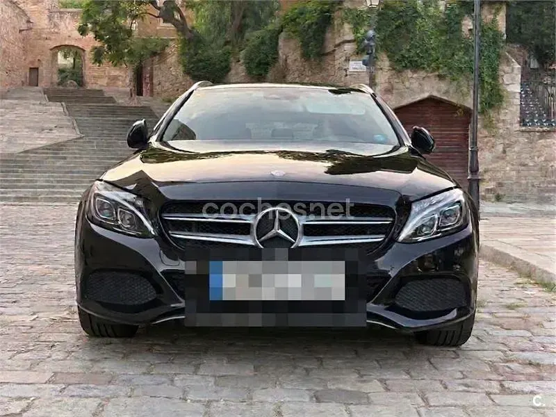 Usado Mercedes C220 170 CV (125 kW) 2014 Negro Familiar