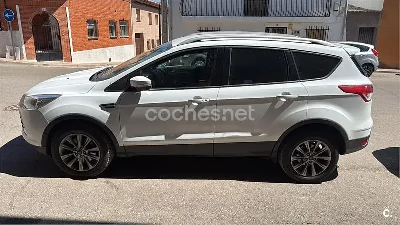Usado Ford Kuga Titanium 150 CV (110 kW) 2016 Blanco SUV