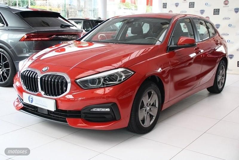 Rojo Usado 2023 BMW 118 Utilitario | 28.300 € (Un poco caro) - Imagen 1/4