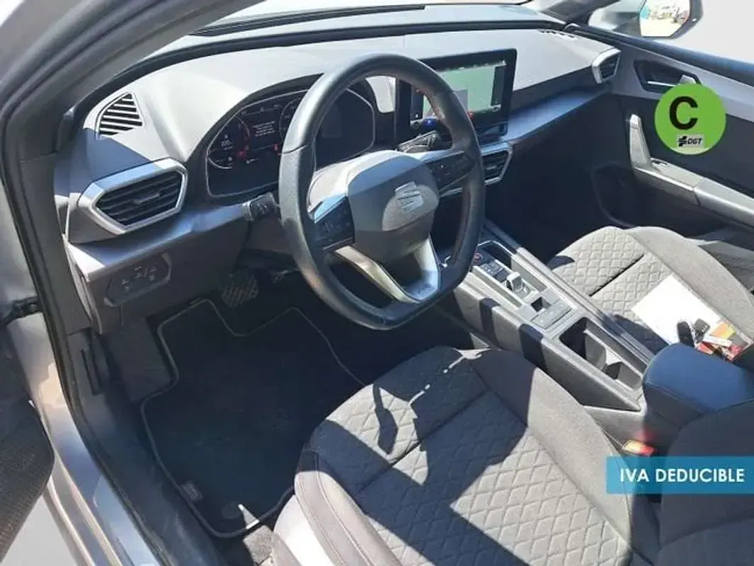 Usado Seat Leon FR 150 CV (110 kW) 2023 Gris Familiar
