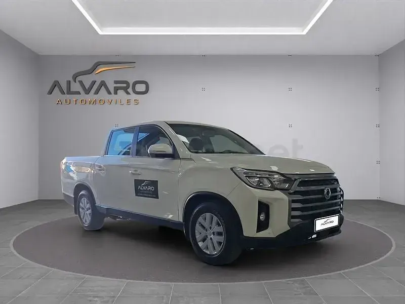 Usado SsangYong Musso 202 CV (148 kW) 2023 Blanco Pickup/Camioneta