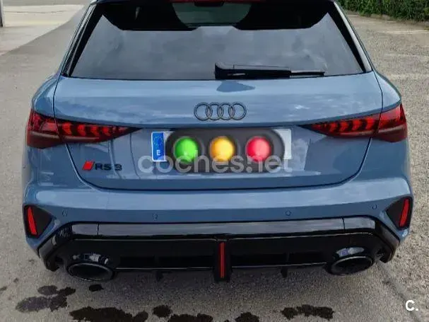 Usado Audi RS3 400 CV (294 kW) 2026 Gris / plata Berlina