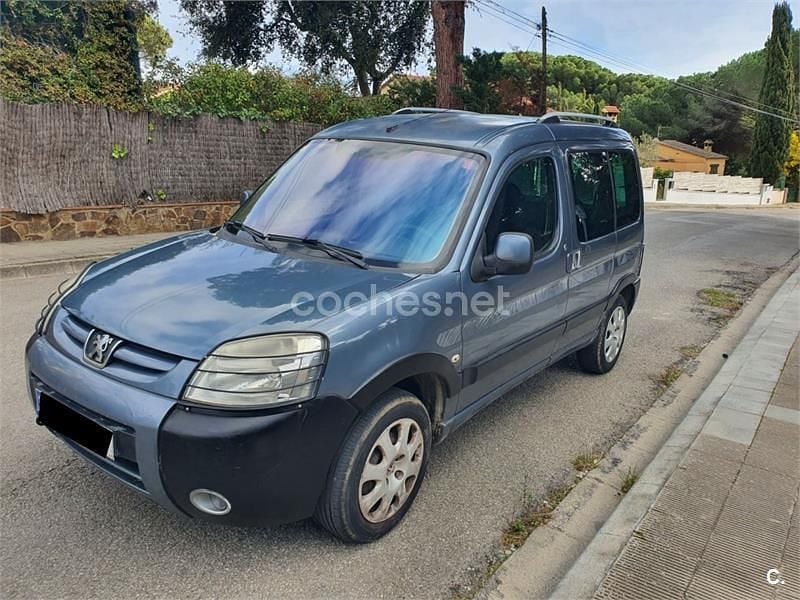 Usado Peugeot Partner Tepee Outdoor 90 CV (66 kW) 2009 Gris / plata Monovolumen