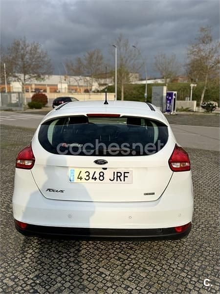 Usado Ford Focus 125 CV (91 kW) 2016 Blanco Berlina