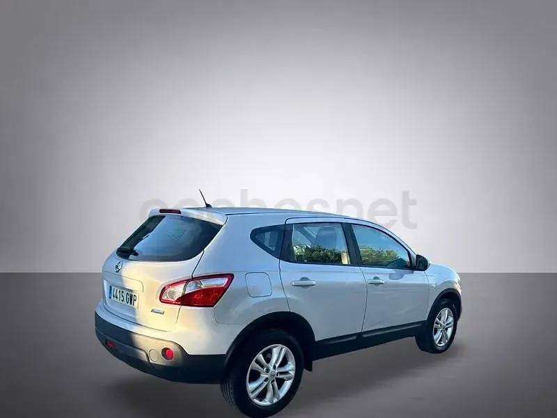 Usado Nissan Qashqai Acenta 110 CV (80 kW) 2011 Gris / plata SUV