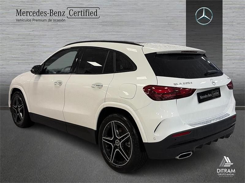 Usado Mercedes GLA220 AMG line 190 CV (139 kW) 2024 Blanco SUV