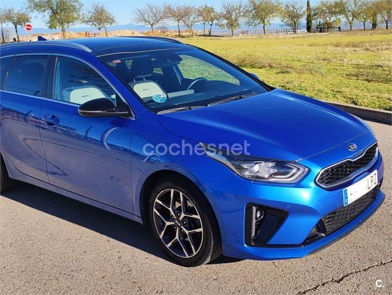 Usado Kia Ceed GT GT-Line 160 CV (117 kW) 2021 Azul Familiar