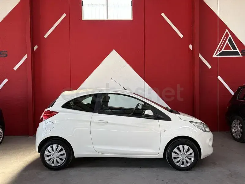 Usado Ford Ka 69 CV (50 kW) 2016 Blanco Berlina