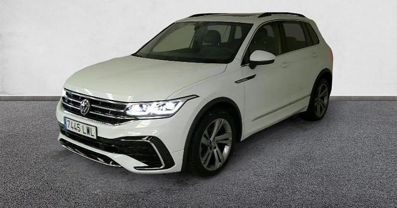 Usado VW Tiguan R-line 150 CV (110 kW) 2022 SUV