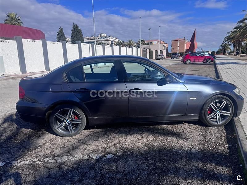 Usado BMW 318 Sport Line 129 CV (94 kW) 2008 Gris / plata Berlina