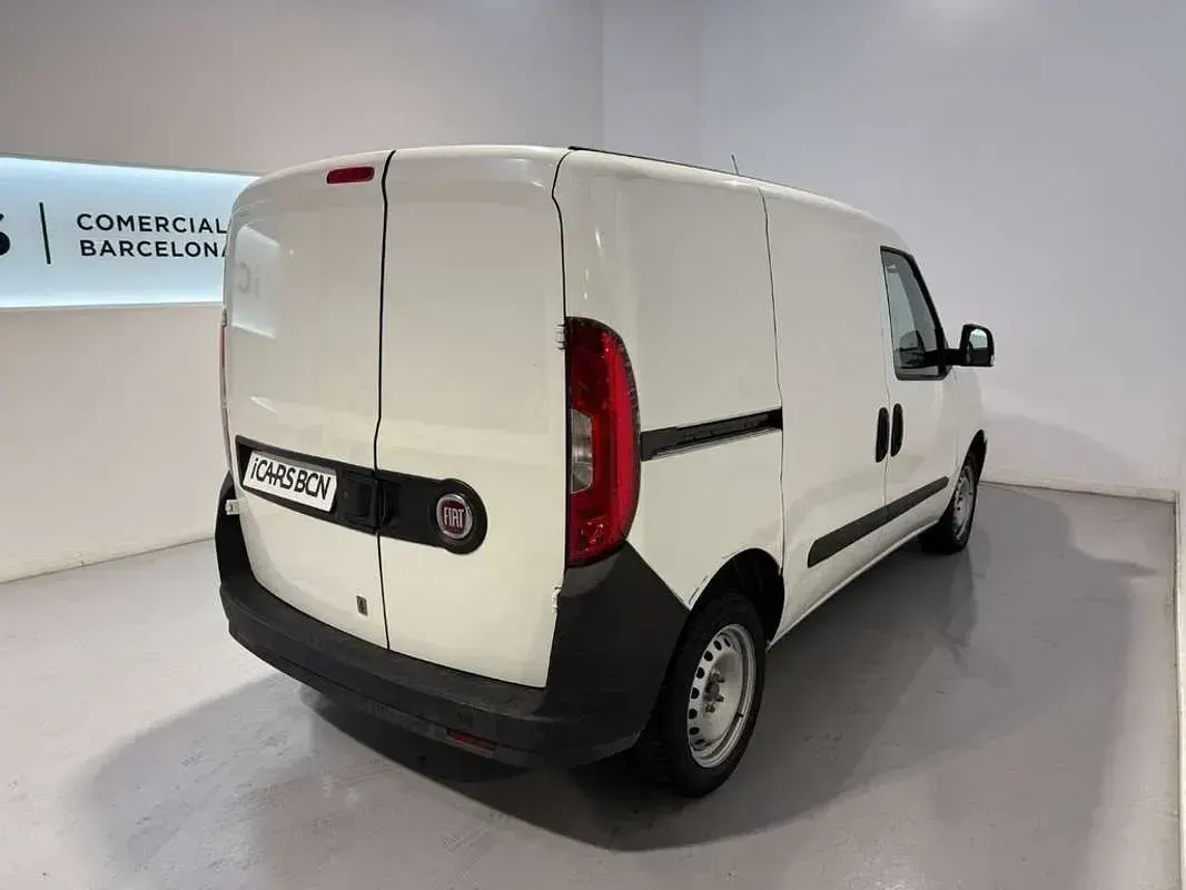 Usado Fiat Doblò 95 CV (69 kW) 2019 Blanco Monovolumen