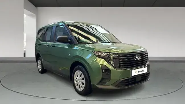 Usado Ford Tourneo Courier Trend 125 CV (91 kW) 2025 Verde Monovolumen