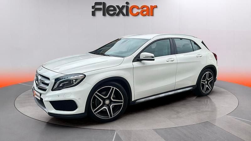 Usado Mercedes GLA220 AMG line 177 CV (130 kW) 2016 Blanco SUV