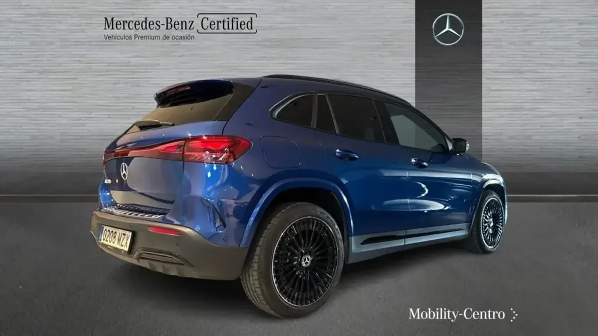 Usado Mercedes EQA250+ AMG line 139 kW (190 CV) 2025 Spektral blue  metallic paint SUV