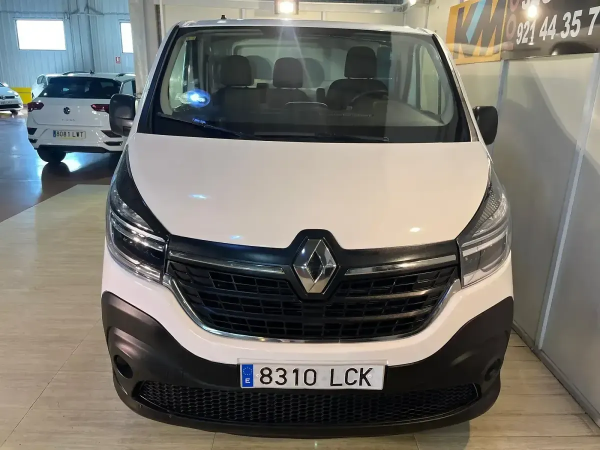 Usado Renault Trafic 120 CV (88 kW) 2019 Blanco Monovolumen