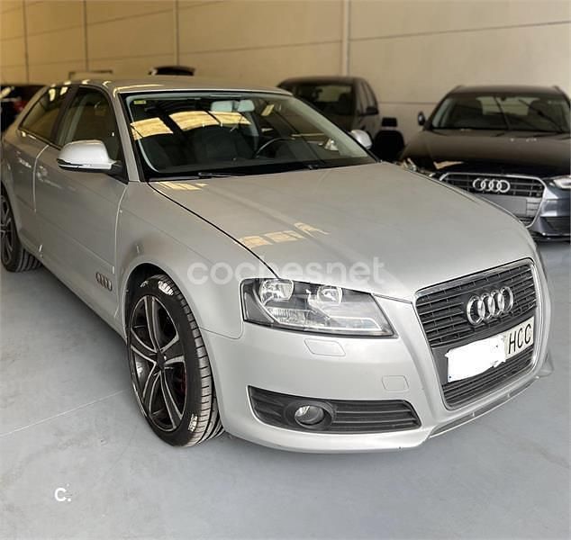 Usado Audi A3 Ambition 125 CV (91 kW) 2011 Gris / plata Berlina