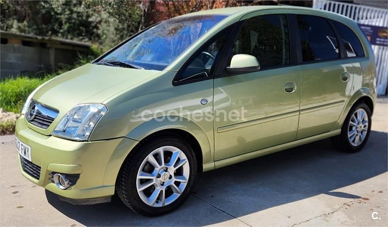 Usado Opel Meriva Cosmo 105 CV (77 kW) 2007 Verde Monovolumen