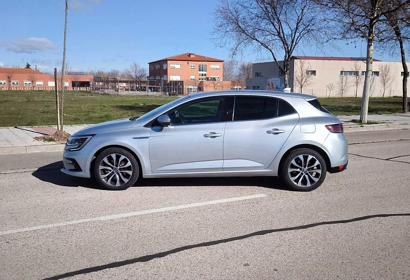 Usado Renault Mégane IV Zen 160 CV (117 kW) 2021 Gris
