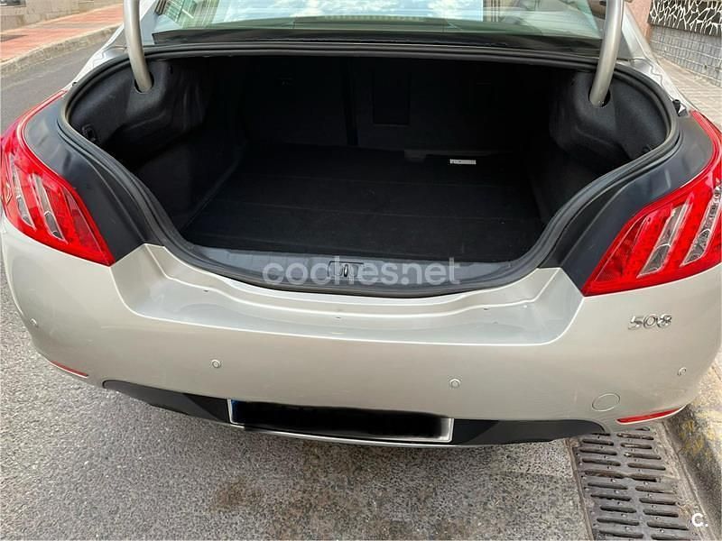 Usado Peugeot 508 Active 112 CV (82 kW) 2011 Beige Berlina