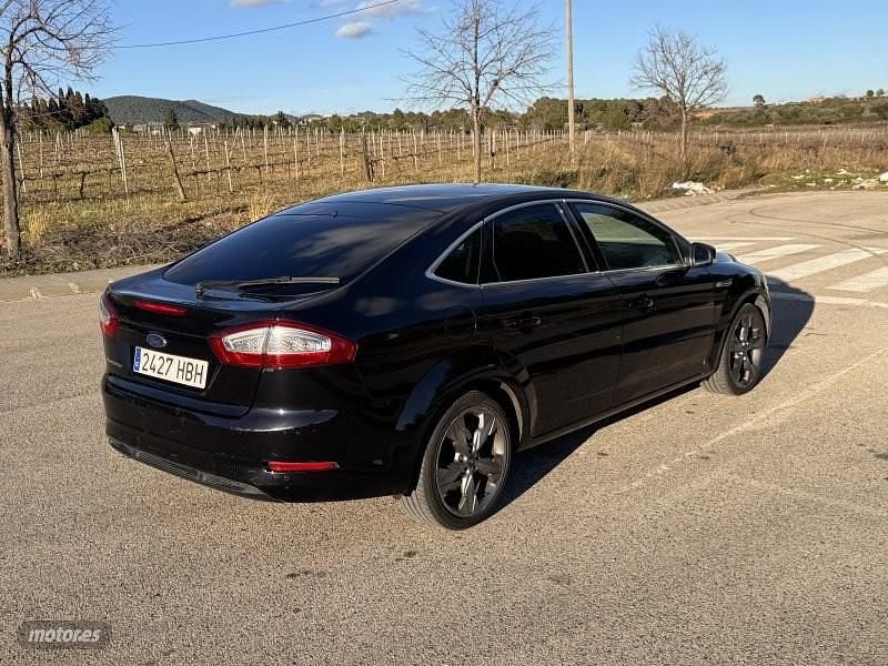 Usado Ford Mondeo Titanium 140 CV (102 kW) 2011 Negro Berlina