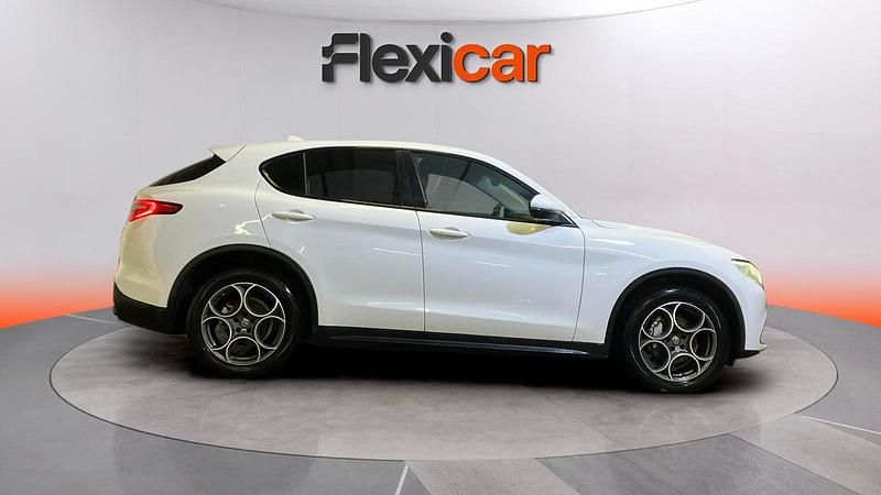 Usado Alfa Romeo Stelvio Executive 190 CV (139 kW) 2019 Blanco SUV