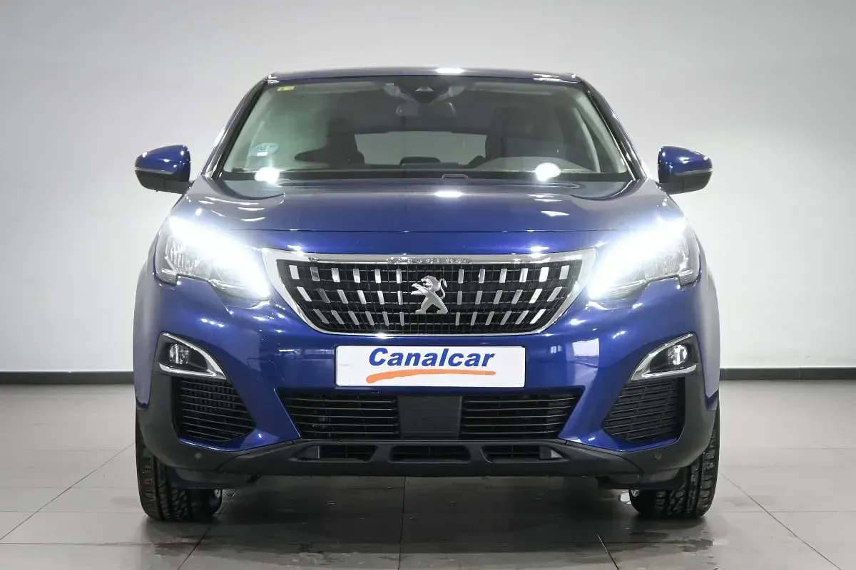 Usado Peugeot 3008 Allure 130 CV (95 kW) 2018 Azul SUV