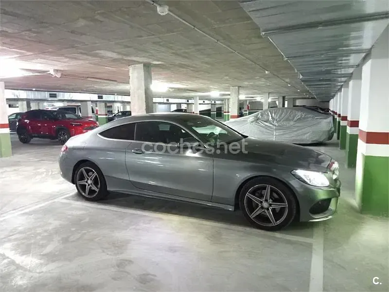Usado Mercedes C220 AMG line 170 CV (125 kW) 2016 Gris / plata Coupe