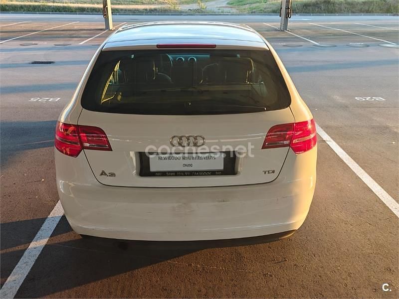 Käytetty Audi A3 Ambiente 105 HP (77 kW) 2013 Valkoinen Sedan