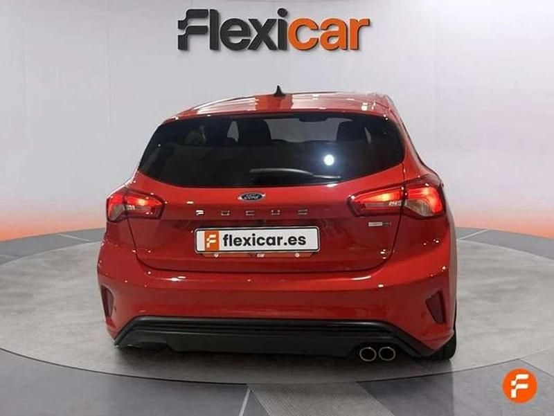 Usado Ford Focus ST-Line 125 CV (91 kW) 2021 Rojo Berlina