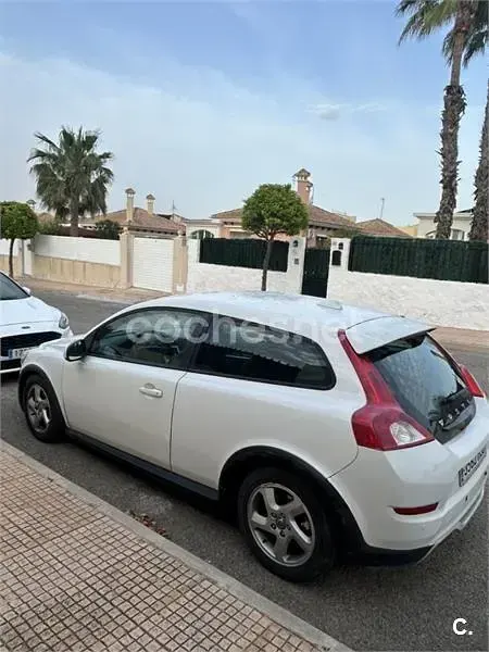 Usado Volvo C30 Momentum 115 CV (84 kW) 2012 Blanco Utilitario