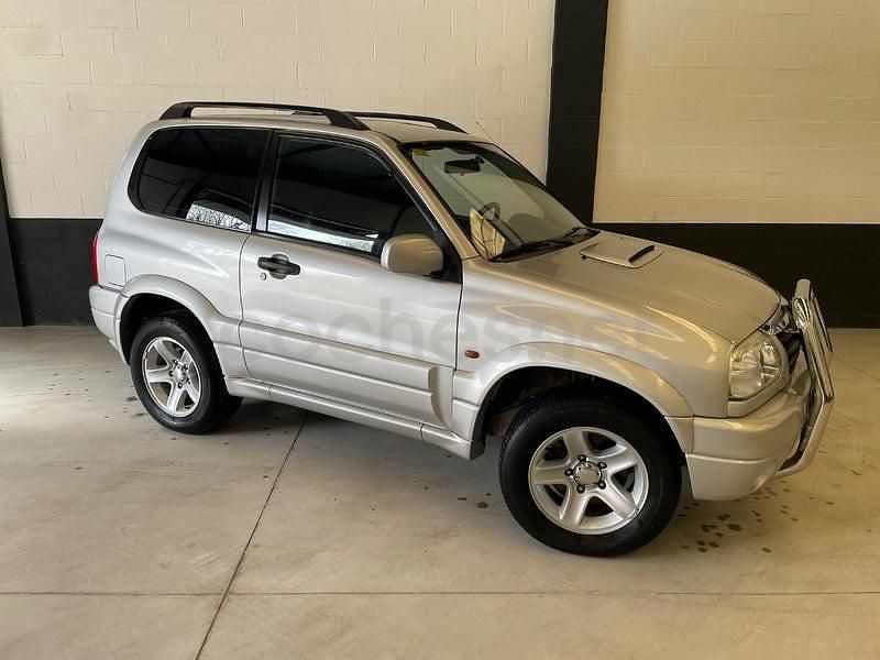 Usado Suzuki Grand Vitara 110 CV (80 kW) 2005 Gris / plata SUV