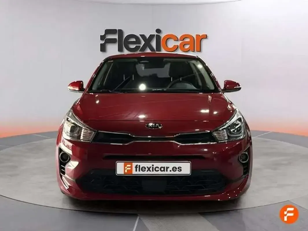 Usado Kia Rio Sport 84 CV (61 kW) 2021 Rojo Utilitario