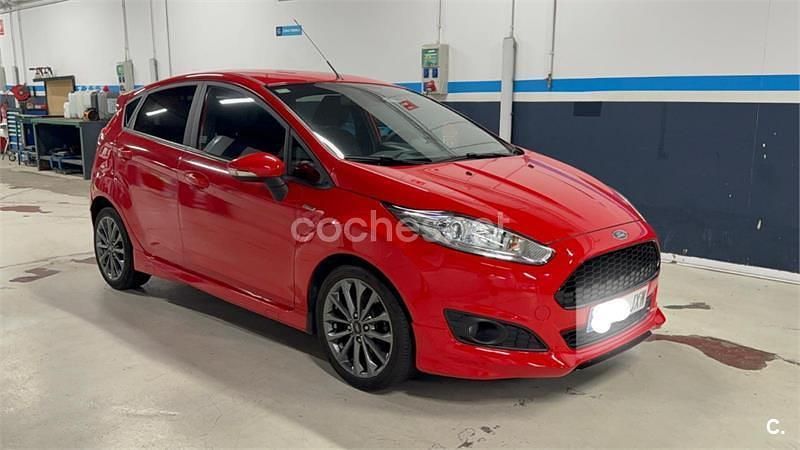 Usado Ford Fiesta ST-Line 100 CV (73 kW) 2017 Rojo Berlina