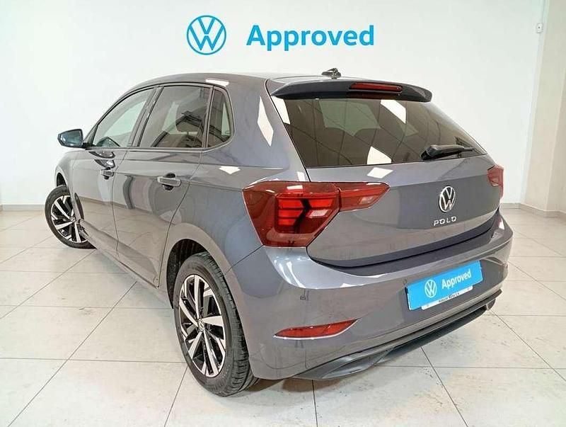 Usado VW Polo 95 CV (69 kW) 2024 Gris Utilitario