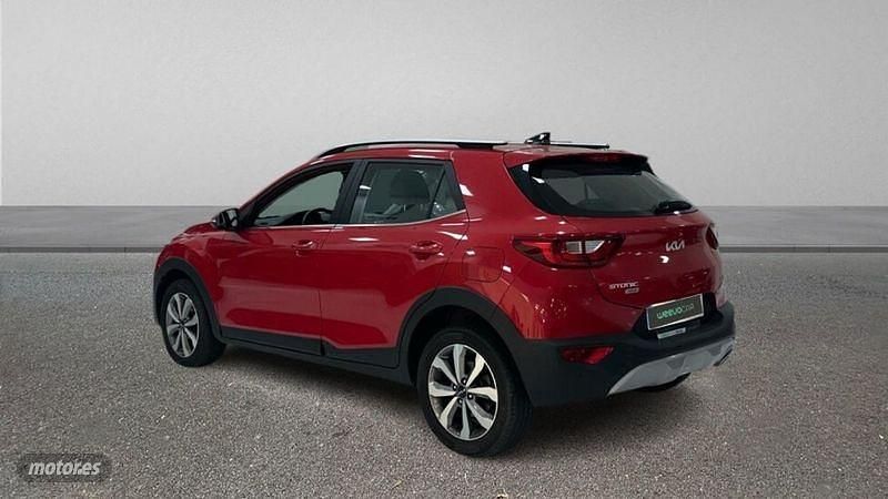 Usado Kia Stonic 100 CV (73 kW) 2024 Rojo SUV